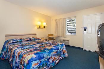 Hotel 6-stockton, Ca - North 2*