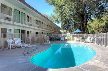 6-stockton, Ca - North Hotel