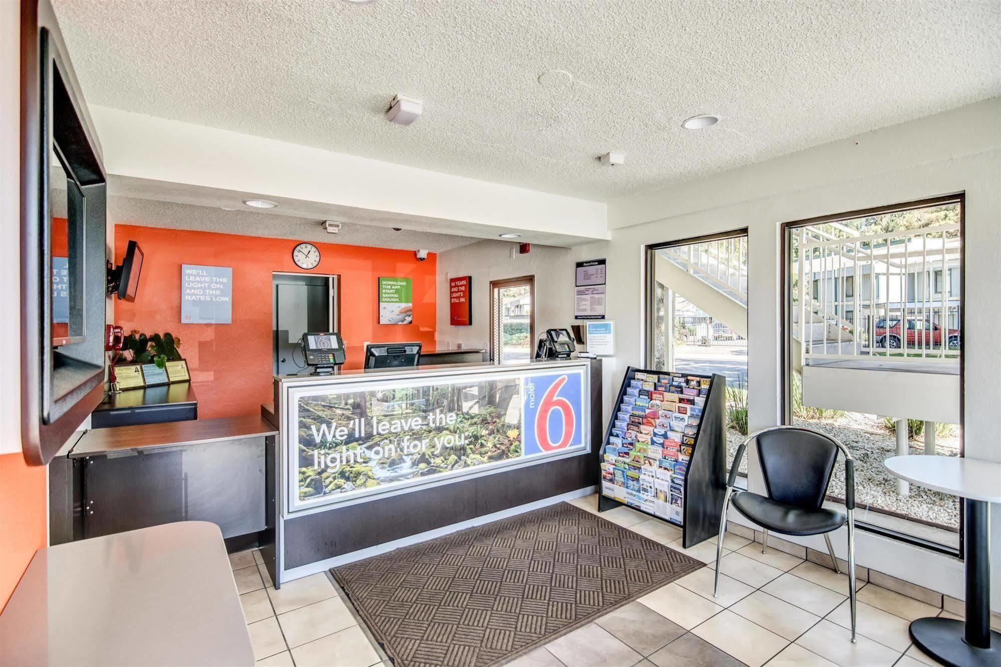 Hotel 6-stockton, Ca - North 2*